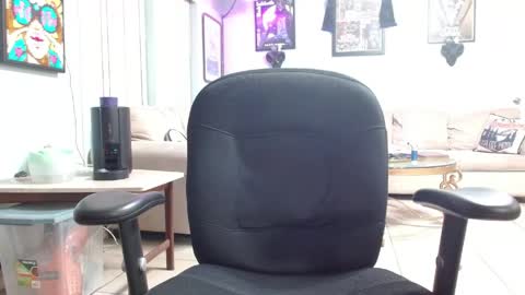Snapshot of 2dirtyhillbillies chatting on May 2026 01:00:01 AM ThrillBilly online show from May 2026 01:00:01 AM