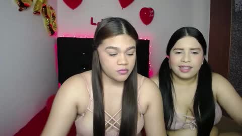 Snapshot of 2moons_full_of_love chatting on February 2026 05:26:01 AM 2moons_full_of_love online show from February 2026 05:26:01 AM