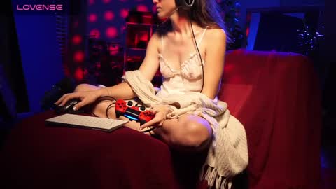 Snapshot of 2photogs_raw chatting on January 2025 12:37:01 AM 2photogs_raw online show from January 2025 12:37:01 AM