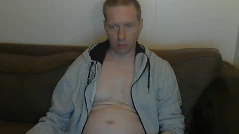 2small4you83 online show from May 2026 01:57:16 AM