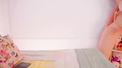 independent model online show from October 2025 08:44:01 AM