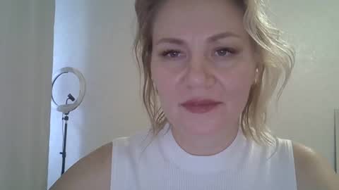 Snapshot of 3susie chatting on September 2025 08:05:01 AM 3susie online show from September 2025 08:05:01 AM