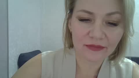 Snapshot of 3susie chatting on October 2025 09:32:01 AM 3susie online show from October 2025 09:32:01 AM