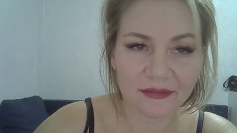 Snapshot of 3susie chatting on October 2025 10:04:01 AM 3susie online show from October 2025 10:04:01 AM