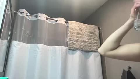 Snapshot of 420kc_couple chatting on December 2025 07:09:01 PM KC420Couple online show from December 2025 07:09:01 PM