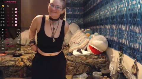 420stonerchick online show from March 2026 02:13:01 PM