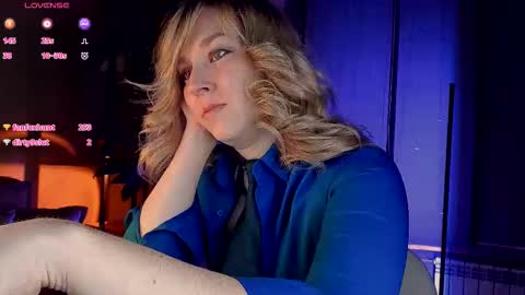 Snapshot of 5_in_one chatting on October 2025 04:02:02 AM Sunshine online show from October 2025 04:02:02 AM