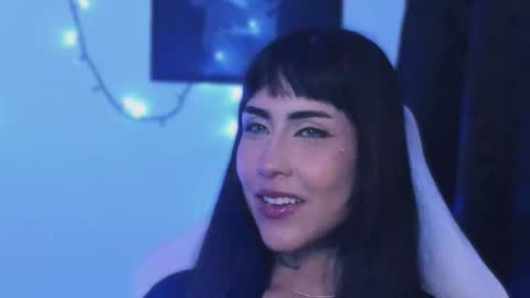  luarii   online show from November 2025 06:25:02 AM