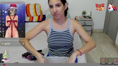 Snapshot of 69_shades chatting on December 2024 07:46:02 PM lucero online show from December 2024 07:46:02 PM