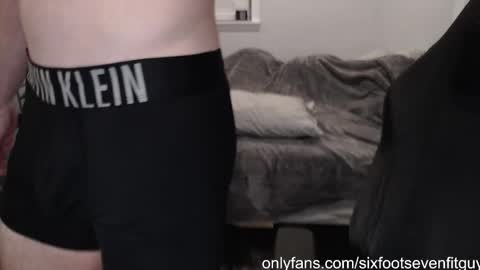 Snapshot of 6foot7fitguy chatting on November 2025 11:24:01 PM 6foot7fitguy online show from November 2025 11:24:01 PM