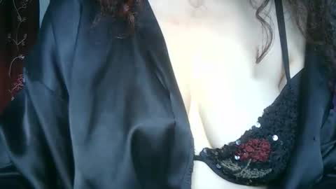 Lilu online show from May 2026 10:01:02 AM