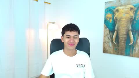 Snapshot of 7alan chatting on October 2025 12:55:02 PM Alan online show from October 2025 12:55:02 PM