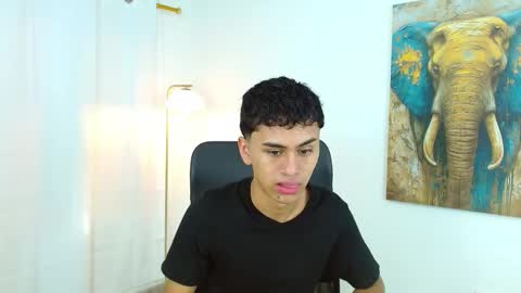 Snapshot of 7alan chatting on October 2025 12:57:02 PM Alan online show from October 2025 12:57:02 PM