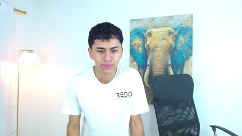 Snapshot of 7alan chatting on October 2025 01:00:02 PM Alan online show from October 2025 01:00:02 PM