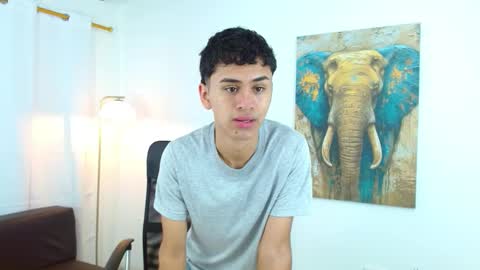 Snapshot of 7alan chatting on October 2025 12:59:01 PM Alan online show from October 2025 12:59:01 PM