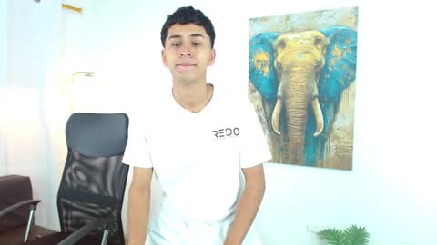 Snapshot of 7alan chatting on October 2025 12:56:01 PM Alan online show from October 2025 12:56:01 PM