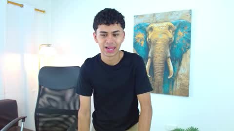 Snapshot of 7alan chatting on October 2025 01:29:01 PM Alan online show from October 2025 01:29:01 PM