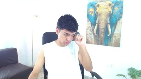 Snapshot of 7alan chatting on November 2025 01:02:01 PM Alan online show from November 2025 01:02:01 PM