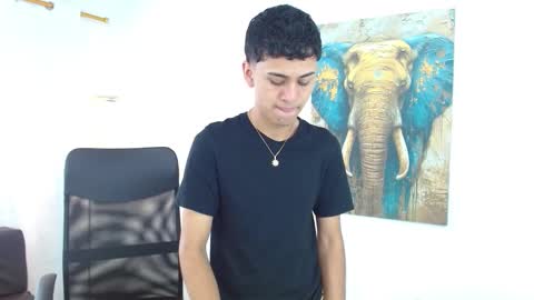 Snapshot of 7alan chatting on November 2025 01:23:01 PM Alan online show from November 2025 01:23:01 PM