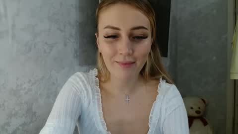 7melania online show from September 2025 07:15:01 PM