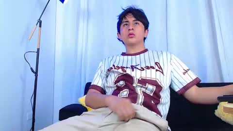 Snapshot of 7zyan chatting on December 2025 08:36:02 PM zyan online show from December 2025 08:36:02 PM