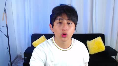 Snapshot of 7zyan chatting on December 2025 08:24:02 PM zyan online show from December 2025 08:24:02 PM