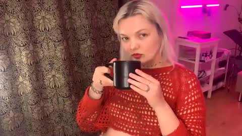 Snapshot of 80s_brat chatting on January 2025 10:35:02 AM Ivy online show from January 2025 10:35:02 AM