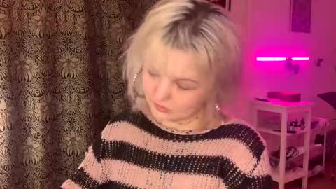 Snapshot of 80s_brat chatting on January 2025 02:20:02 AM Ivy online show from January 2025 02:20:02 AM