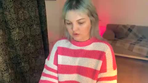 Snapshot of 80s_brat chatting on February 2025 09:17:02 AM Ivy online show from February 2025 09:17:02 AM