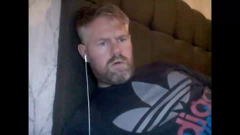 81jonnyx online show from December 2024 04:43:01 PM