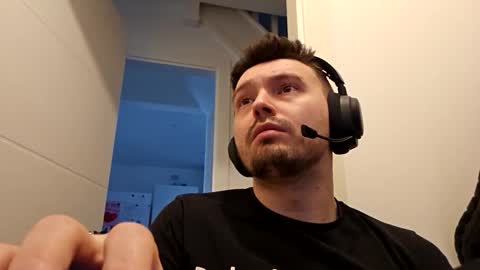 8inchdude93 online show from October 2025 09:09:01 AM