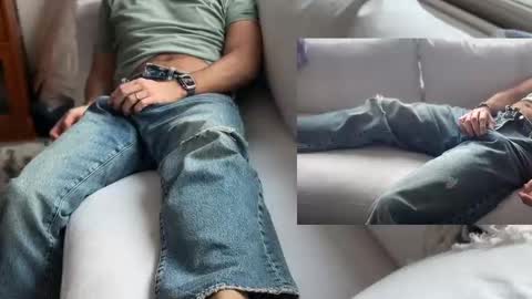 Snapshot of 8inchernyc chatting on November 2025 07:57:01 PM 8incher NYC online show from November 2025 07:57:01 PM