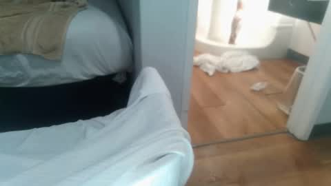 Selfsuckboi online show from April 2026 07:07:01 PM