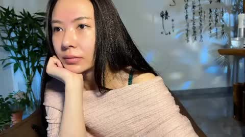 Snapshot of 9567gigi chatting on April 2026 06:02:02 AM lily online show from April 2026 06:02:02 AM