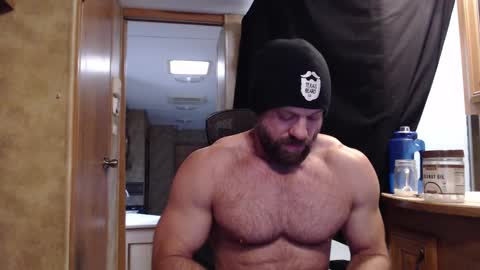 Snapshot of 9fat_inches chatting on March 2025 06:47:02 PM 9 fat inches online show from March 2025 06:47:02 PM