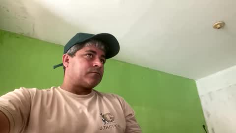 Snapshot of 9vinhocamshow chatting on March 2026 11:35:01 AM 9vinhocamshow online show from March 2026 11:35:01 AM