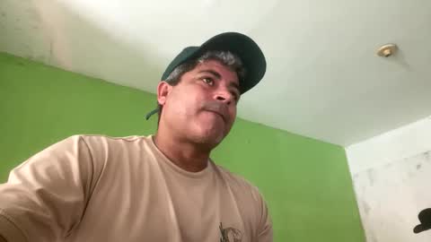 Snapshot of 9vinhocamshow chatting on March 2026 11:48:02 AM 9vinhocamshow online show from March 2026 11:48:02 AM