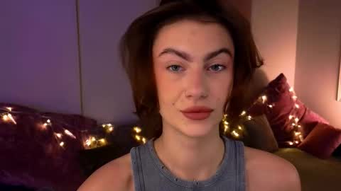 Snapshot of _a_n_n_y_ chatting on November 2025 09:25:02 PM Willow online show from November 2025 09:25:02 PM