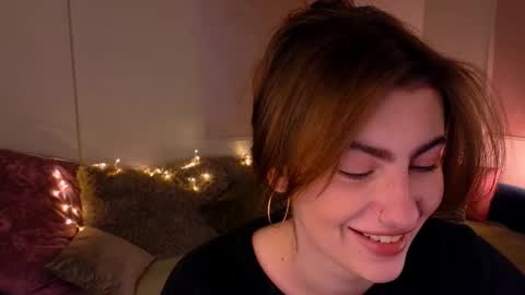 Snapshot of _a_n_n_y_ chatting on November 2025 09:35:02 PM Willow online show from November 2025 09:35:02 PM