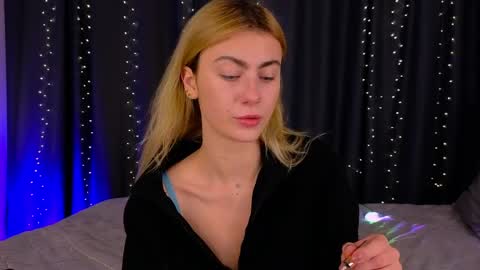 Snapshot of _a_n_n_y_ chatting on March 2026 09:58:01 PM Willow online show from March 2026 09:58:01 PM