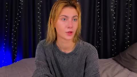 Snapshot of _a_n_n_y_ chatting on April 2026 09:45:01 PM Willow online show from April 2026 09:45:01 PM