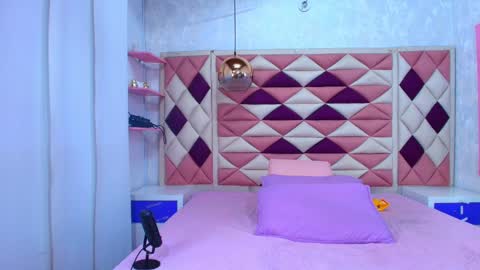  abby rouss online show from September 2025 03:06:02 AM