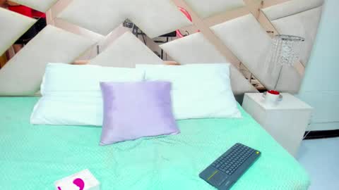 Snapshot of _abril77 chatting on December 2024 08:21:02 PM Abril online show from December 2024 08:21:02 PM