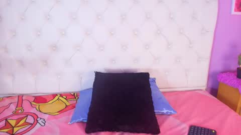Snapshot of _abril77 chatting on March 2025 07:43:02 PM Abril online show from March 2025 07:43:02 PM