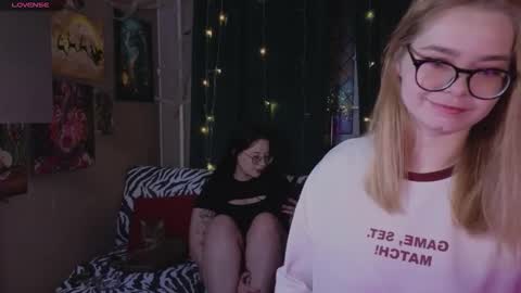 Snapshot of _adrenalinee_ chatting on December 2025 06:48:01 PM KENDALL NATHANRYAN LUCY online show from December 2025 06:48:01 PM