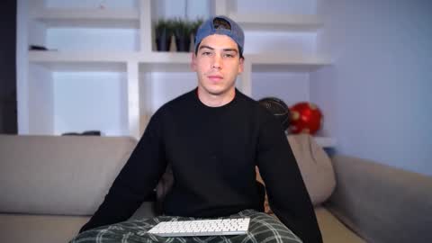 Snapshot of _aesthetic chatting on November 2025 07:24:01 PM _aesthetic online show from November 2025 07:24:01 PM