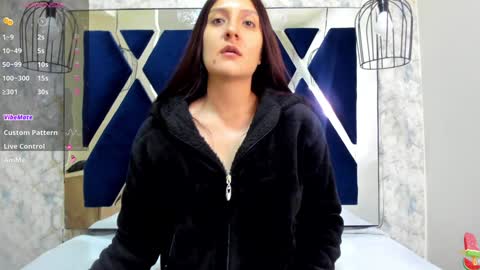 Snapshot of _alaia_collway_ chatting on December 2024 12:19:02 PM Alaia online show from December 2024 12:19:02 PM