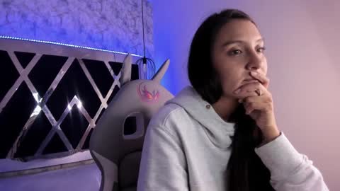 Snapshot of _alaia_collway_ chatting on January 2025 12:06:01 PM Alaia online show from January 2025 12:06:01 PM