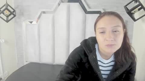 Snapshot of _alaia_collway_ chatting on March 2025 12:01:02 PM Alaia online show from March 2025 12:01:02 PM