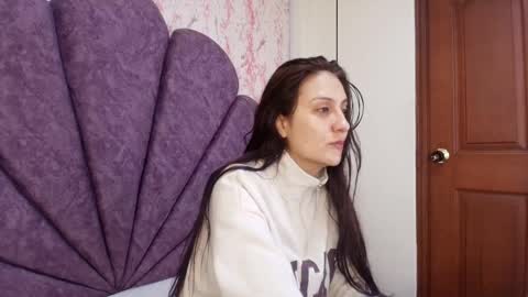 Snapshot of _alaia_collway_ chatting on October 2025 12:03:01 PM Alaia online show from October 2025 12:03:01 PM